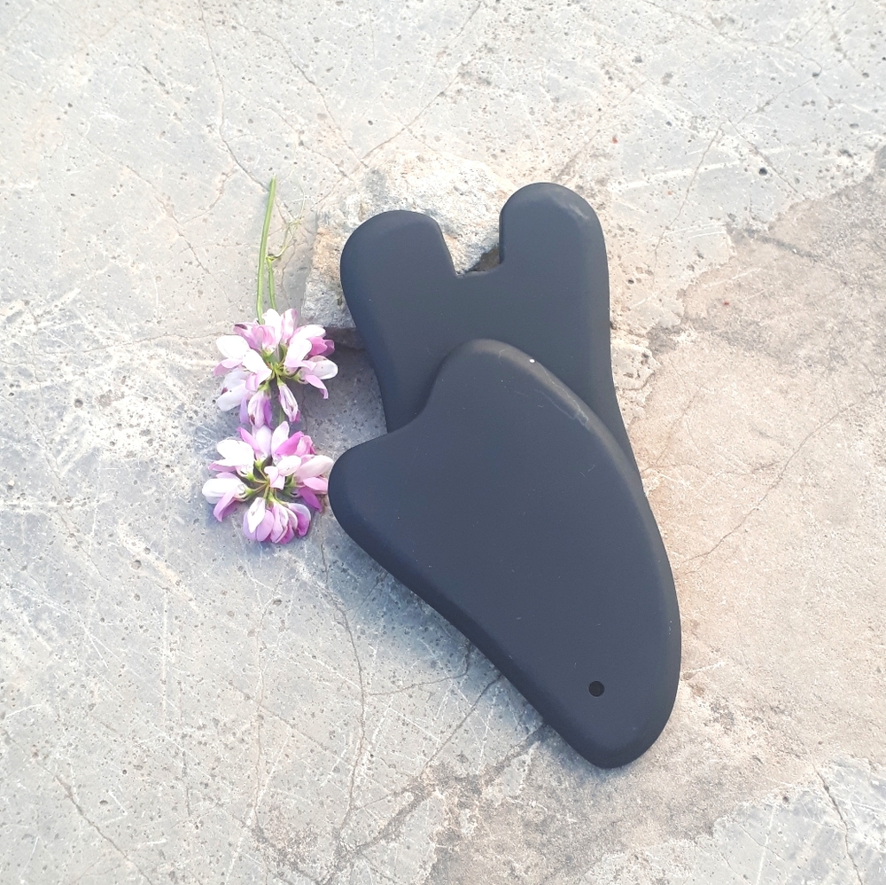 2 Gua Sha stones gift set